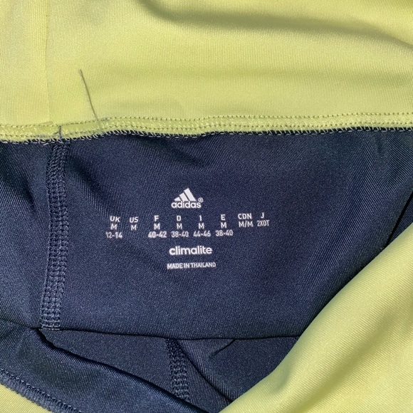 Adidas Girl Activewear Shorts Size 12-14 - Picture 3 of 9